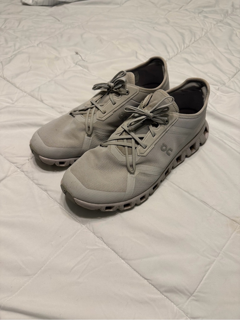 On Running Men’s Cloudtec Lightweight Grey Athletic Shoes